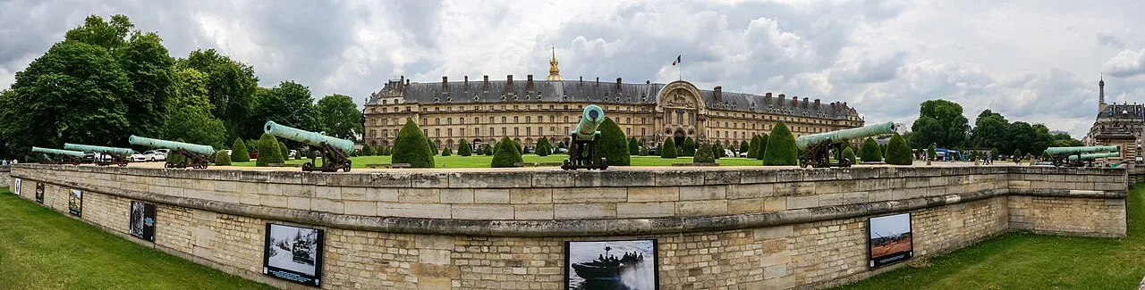 Hôtel des Invalides founded historical image 1